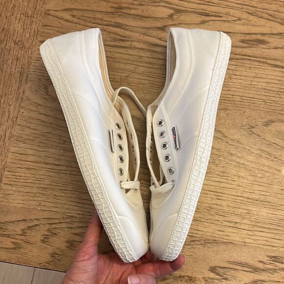 BACKYARD FOOTWEAR SNEAKERS.  NEW IN BOX.   SIZE IS 46 or 12.5 US - Picture 2 of 8